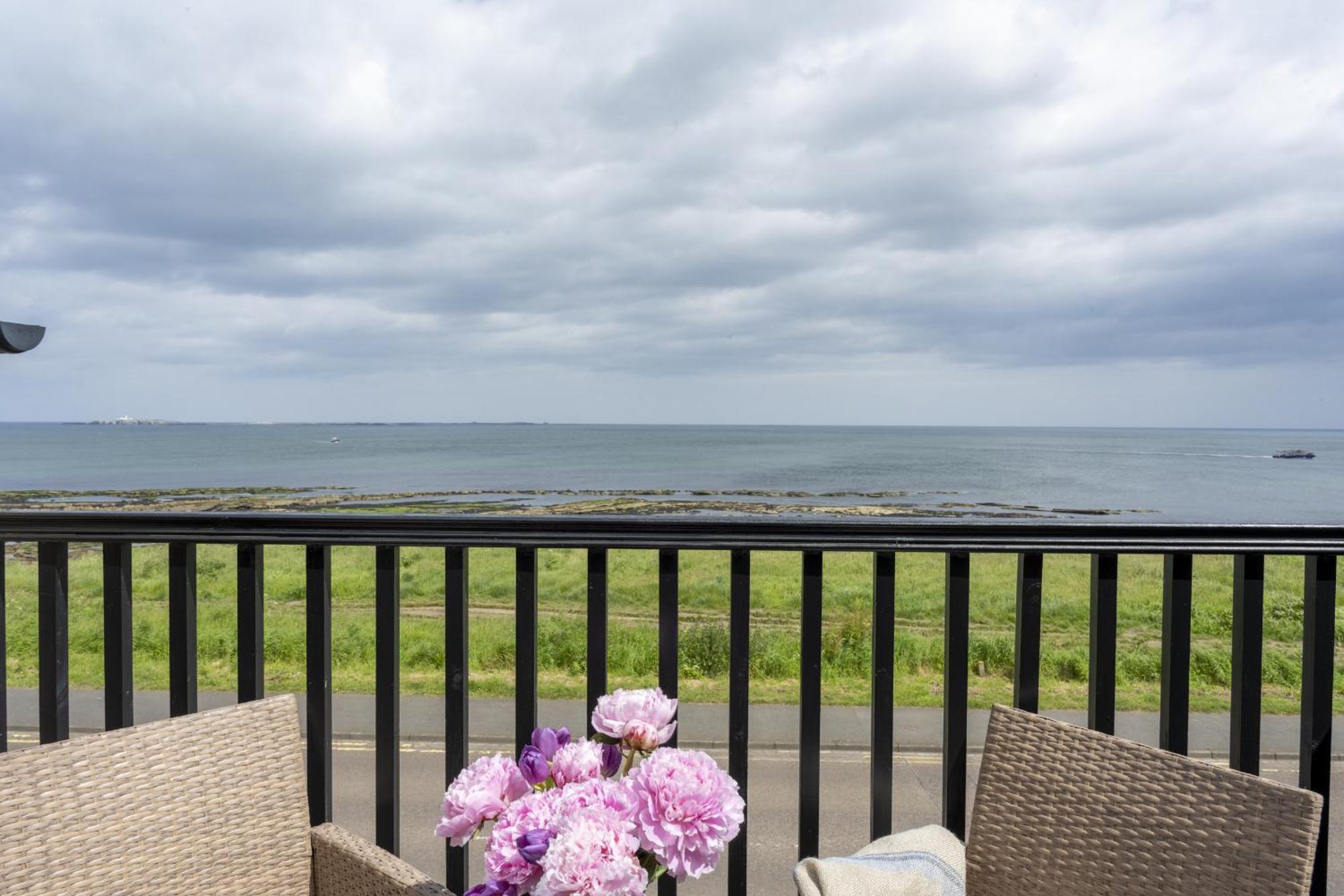 Northern Hideaways, Seascape Seahouses Exterior photo