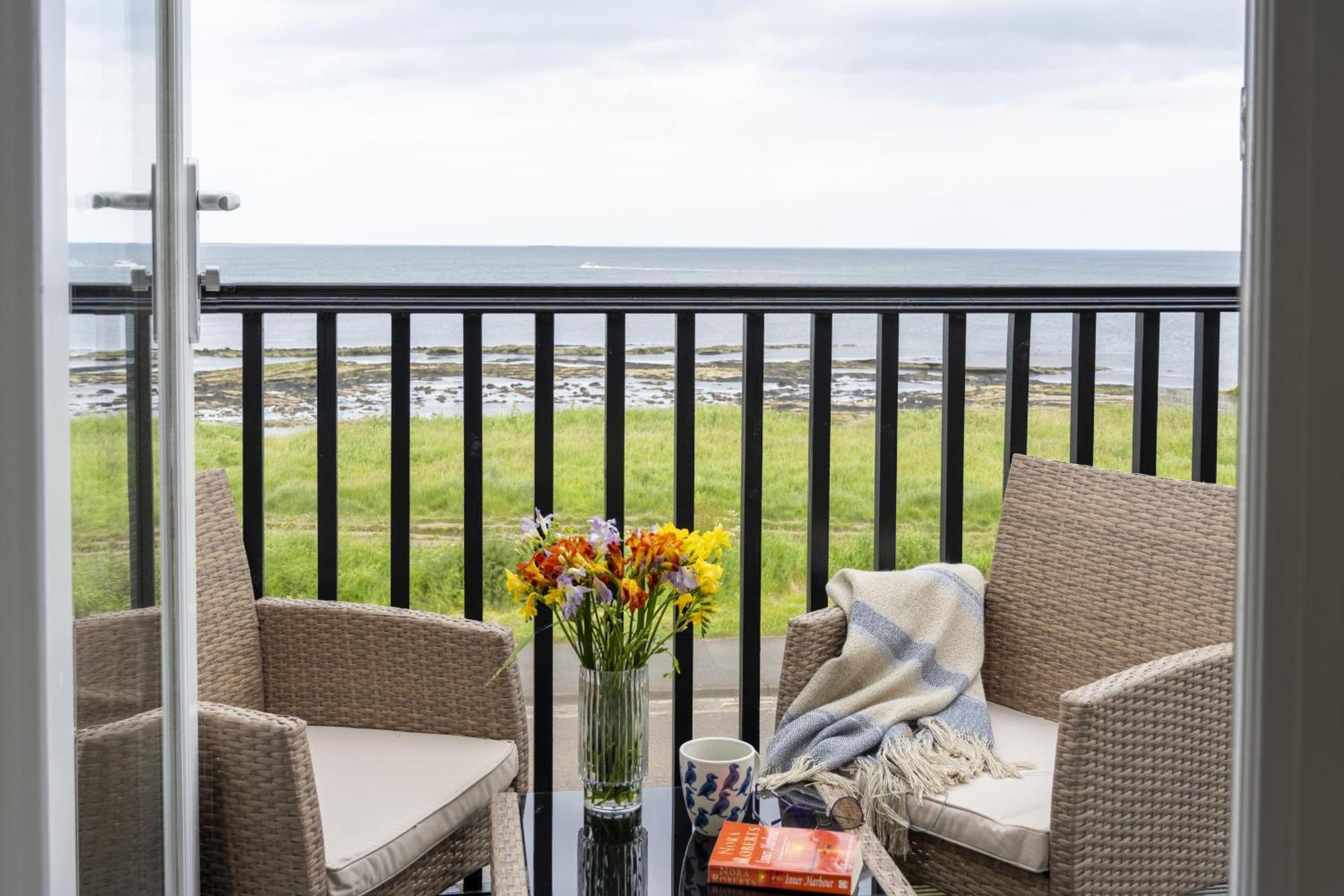 Northern Hideaways, Seascape Seahouses Exterior photo